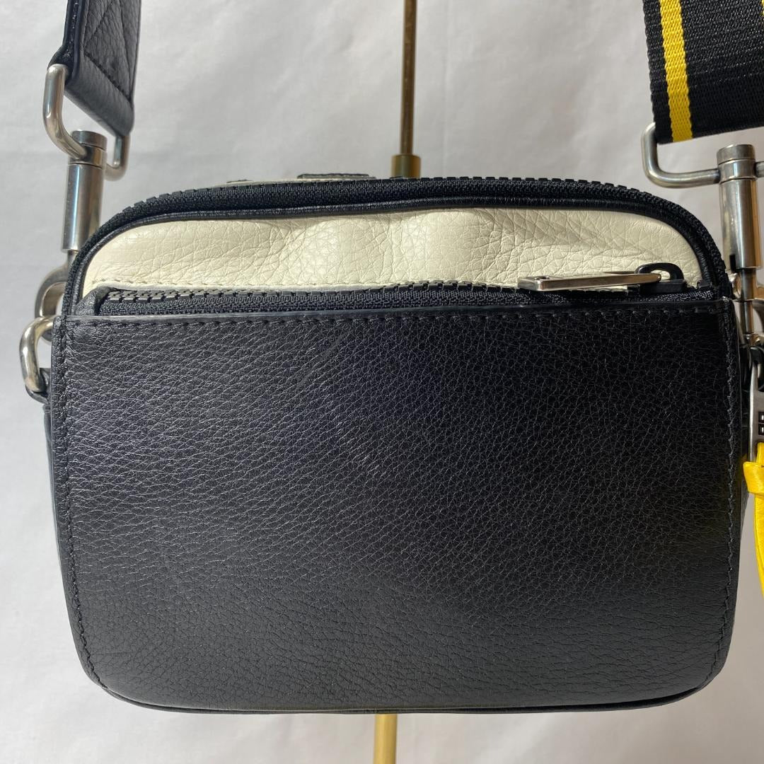 GIVENCHY メッセンジャーバッグ MC3 ショルダーバッグ
